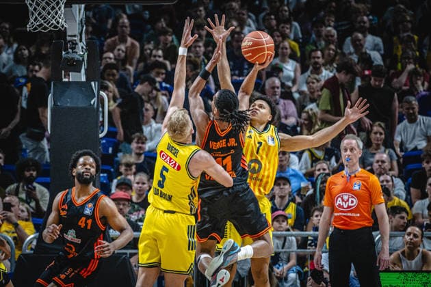 Basketball Berlin 27 05 2026 Season 2025 2026 EasyCredit BBL 1 Bundesliga Men, Men Playoffs Quarterfinals Game 5 Alba Berlin RASTA Vechta Alonzo Verge Vechta, No 11 Jack Kayil Alba Berlin, No 07 Sam Griesel Alba Berlin, No 05