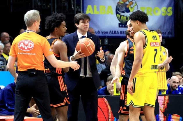 DEU, easyCredit BBL, ALBA vs Rasta Vechta, 27 05 2026, Uber Arena, Berlin, DEU, easyCredit BBL, ALBA vs Rasta Vechta, in the picture CHIEF COACH Pedro Calles ALBA Berlin , Jack Kayil ALBA Berlin 7 , Malik Parsons RASTA Vechta 3 nordphotoxGmbHx xEngler nph00076