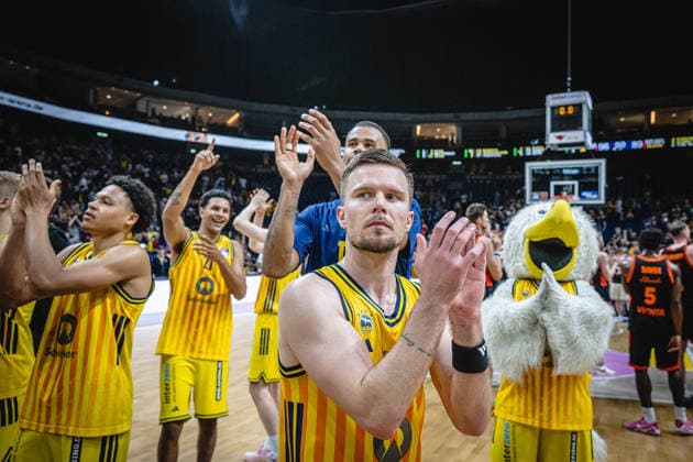 Basketball Berlin 27 05 2026 Season 2025 2026 EasyCredit BBL 1 Bundesliga Men, Men Playoffs Quarterfinals Game 5 Alba Berlin RASTA Vechta Cheers Alba Martin Hermannsson Alba Berlin, No 15