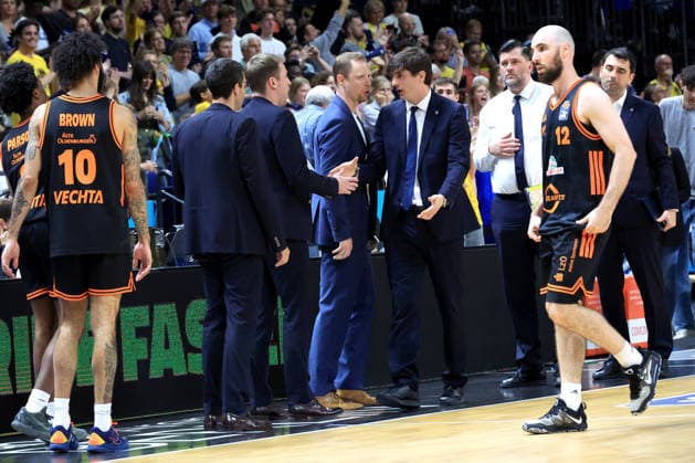 DEU, easyCredit BBL, ALBA vs Rasta Vechta, 27 05 2026, Uber Arena, Berlin, DEU, easyCredit BBL, ALBA vs Rasta Vechta, in the picture CHEFTRAINER Pedro Calles ALBA Berlin , Headcoach Christian Held RASTA Vechta nordphotoxGmbHx xEngler nph00076