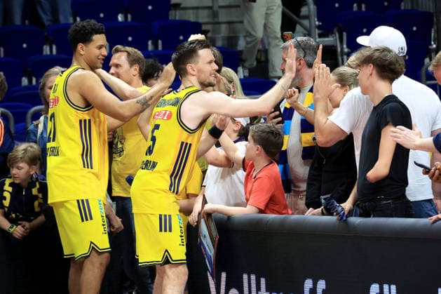 DEU, easyCredit BBL, ALBA vs Rasta Vechta, 27 05 2026, Uber Arena, Berlin, DEU, easyCredit BBL, ALBA vs Rasta Vechta, in the picture Martin Hermannsson ALBA Berlin 15 , Michael Rataj ALBA Berlin 21 , ALBA Fans, Fanblock, nordphotoxGmbHx xEngler nph00076