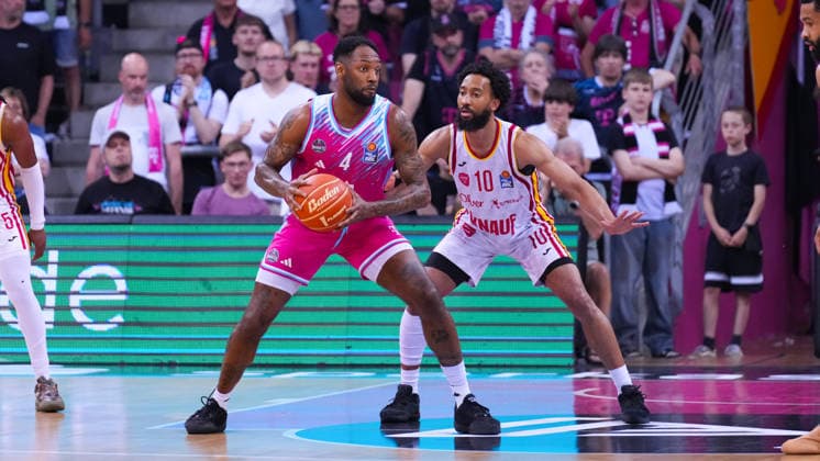 27 05 2026, xydrx, Basketball, easyCredit Basketball Bundesliga, Playoffs, Quarterfinals Game 5, Telekom Baskets Bonn Fitness First Wuerzburg Baskets, Telekom Dome Bonn Jeff Garrett Jr Telekom Baskets Bonn, 4 Davion Mintz Fitness First Wuerzburg Baskets, 10 Copyright: HMBxMedia YannisxDreimann