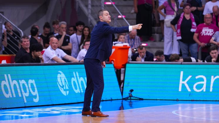 27 05 2026, xydrx, Basketball, easyCredit Basketball Bundesliga, Playoffs, Quarterfinals Game 5, Telekom Baskets Bonn Fitness First Würzburg Baskets, Telekom Dome Bonn Marko Stankovic Head Coach Telekom Baskets Bonn gesticulating Copyright: HMBxMedia YannisxDreimann
