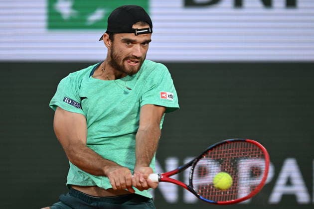 2026 French Open (Roland-Garros) - Day 4 PARIS, FRANCE - MAY 27: Alexander Zverev (not seen) of Germany in action against Tomas Machacof Czech Republic during the Men s Singles second round on Day Four of the 2026 French Open at Roland Garros on May 27, 2026 in Paris, France. Burak Akbulut Anadolu Paris France. Editorial use only. Please get in touch for any other usage.  Copyright: x2026xAnadoluxBurakxAkbulutx