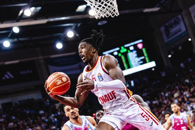 easyCredit Basketball Bundesliga, 5 Playoff Quarterfinal Telekom Baskets Bonn vs Fitness First Baskets Würzburg, 27 05 2026 Marcus Carr Würzburg 5 dives under the basket easyCredit Basketball Bundesliga, 5 Playoff Quarterfinal Telekom Baskets Bonn vs Fitness First Baskets Würzburg, 27 05 2026, Telekom Dome Bonn Copyright: xBEAUTIFULxSPORTS Derixx