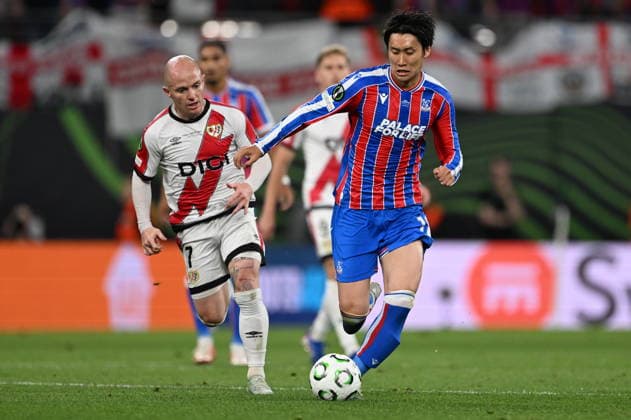 Crystal Palace v Rayo Vallecano - UEFA Conference League Final LEIPZIG, GERMANY - MAY 27: Daichi Kamada (R) of Crystal Palace in action against Isi Palazon of Rayo Vallecano during the UEFA Conference League play offs final match between Crystal Palace and Rayo Vallecano at Red Bull Arena in Leipzig, Germany on May 27, 2026. Halil Sagirkaya Anadolu Leipzig Germany. Editorial use only. Please get in touch for any other usage.  Copyright: x2026xAnadoluxHalilxSagirkayax