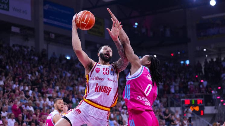 27 05 2026, xydrx, Basketball, easyCredit Basketball Bundesliga, Playoffs, Quarterfinals Game 5, Telekom Baskets Bonn Fitness First Wuerzburg Baskets, Telekom Dome Bonn David Muenkat Fitness First Wuerzburg Baskets, 55 in duel against Jalen Finch Telekom Baskets Bonn, 0 Copyright: HMBxMedia YannisxDreimann