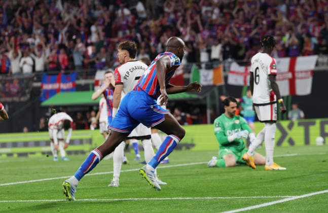 Crystal Palace Rayo Vallecano Final Conference League Leipzig, 27 05 2026, Leipzig Stadium, Fußball, Final UEFA Conference League , Crystal Palace FC ENG vs Rayo Vallecano de Madrid ESP , Goal for Palace to 1 0 In the picture scorer Jean Philippe Mateta 14, Palace turns away cheering , For editorial use only Only editorial use , UEFA regulations prohibit any use of photographs as image sequences and or quasi video ,