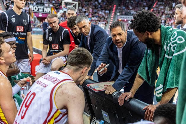 Saso Filipovski Fitness First Wuerzburg Baskets, Coach is excited and takes a time-out Telekom Baskets Bonn vs Fitness First Wuerzburg Baskets, Basketball, easy Credit BBL, Playoffs, Quarterfinals, Matchday 5, 2025 2026, 27 05 2026 Telekom Baskets Bonn vs Fitness First Wuerzburg Baskets, Basketball, easy Credit BBL, Playoffs, Quarterfinals, Matchday 5, 2025 2026, 27 05 2026 Bonn Copyright: xEibner-Pressefoto GerhardxWingenx EP_GWR