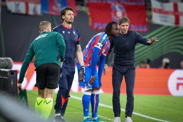 Head Coach Oliver Glasner Crystal Palace F C with instructions to Evann Guessand 29 Crystal Palace F C , Crystal Palace F C vs Rayo Vallecano, Football, Men, UEFA, UEFA Confernce League Final, Season 2025 2026, 27 05 2026 Leipzig Saxony Germany Copyright: xkolbert-press MartinxAgüerax