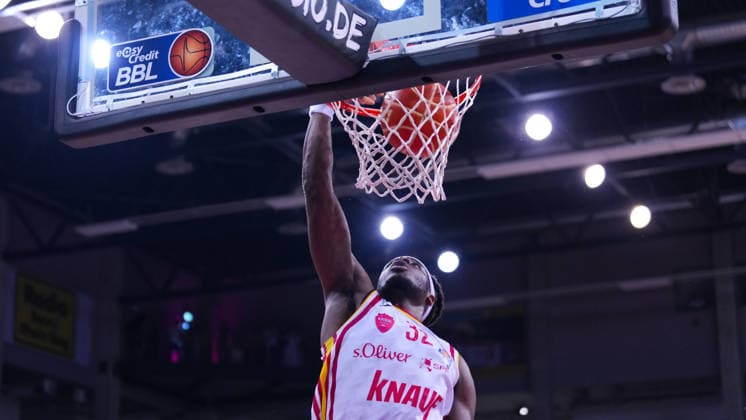 27 05 2026, xydrx, Basketball, easyCredit Basketball Bundesliga, Playoffs, Quarterfinals Game 5, Telekom Baskets Bonn Fitness First Wuerzburg Baskets, Telekom Dome Bonn Charles Thompson Fitness First Wuerzburg Baskets, 32 at the Dunk Copyright: HMBxMedia YannisxDreimann