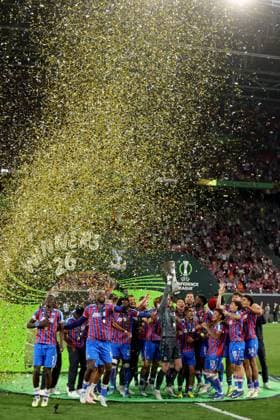 Crystal Palace celebrates with the trophy after winning the UEFA Conference League Crystal Palace v Rayo Vallecano, UEFA Conference League, Final, Football, Red Bull Arena, Leipzig, Germany - 27 May 2026Leipzig Red Bull Arena Germany EDITORIAL USE ONLY No use with unauthorised audio, video, data, fixture lists, club league logos or live services. Online in-match use limited to 120 images, no video emulation. No use in betting, games or single club league player publications.  Copyright: xKieranxMcManus Shutterstockx 16898266dw
