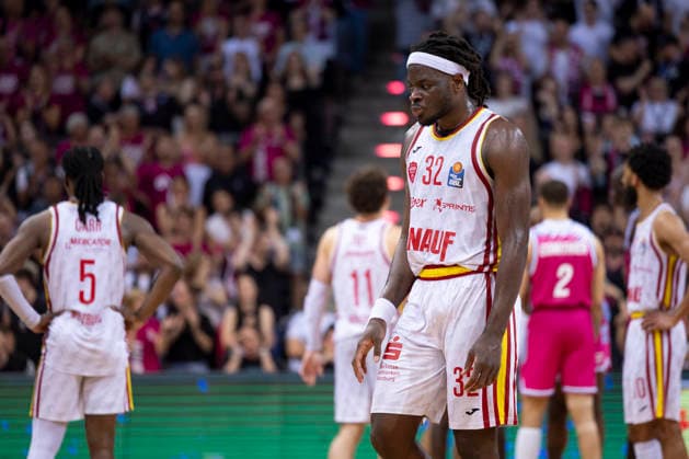 Charles THOMPSON WUE 32, mi is disappointed, perplexed, disappointment, frustration, single frame final score 66 63, Basketball 1 Bundesliga Telekom Baskets Bonn Fitness First Wuerzburg Baskets Würzburg BON vs WUE Playoffs, quarterfinals, 5 game, in T E L E C O M D O M E, on 27 05 2026, Â