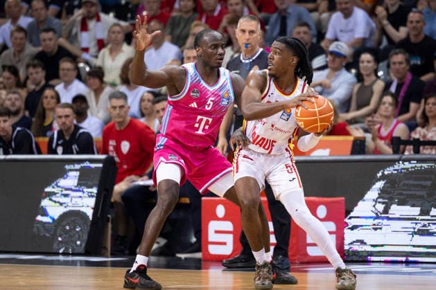 Marcus CARR WUE 5, right on the ball in a duel against Tylan BIRTS BON 5, left , action final score 66 63, Basketball 1 Bundesliga Telekom Baskets Bonn Fitness First Wuerzburg Baskets Würzburg BON vs WUE Playoffs, Quarterfinals, 5 Game, in T E L E C O M D O M E, on 27 05 2026,