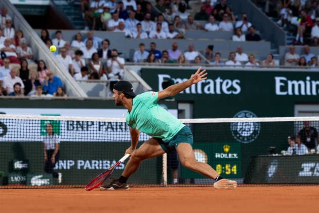 Paris, France - May 27: Tomas Machac of Czech Republic plays a forehand against Alexander Zverev of Germany during the Men s Singles on Day Four of the 2026 French Open at Roland Garros on May 27, 2026 in Paris, France. (Photo by Pauline FIGUET SPP) Copyright: xPaulinexFIGUETx xSPPx Sportspressphoto_SPR155781