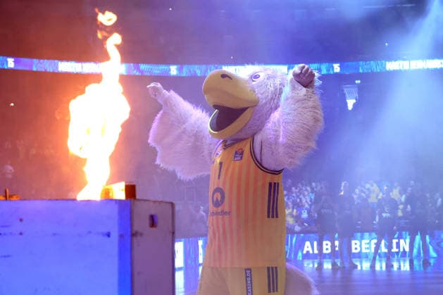 DEU, easyCredit BBL, ALBA vs Rasta Vechta, 27 05 2026, Uber Arena, Berlin, DEU, easyCredit BBL, ALBA vs Rasta Vechta, in the picture ALBA mascot, pyro nordphotoxGmbHx xEngler nph00076