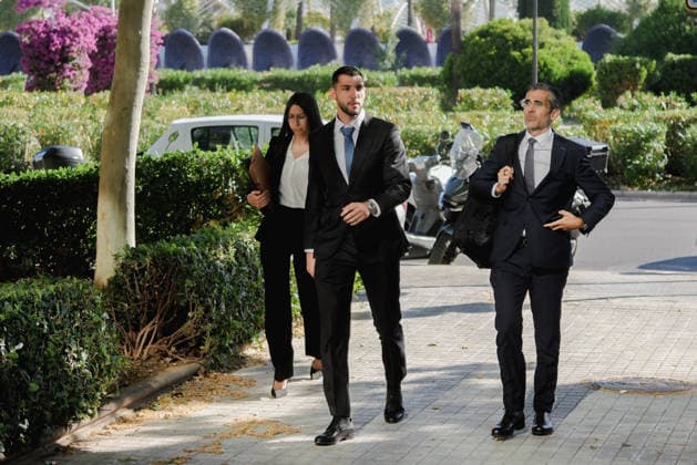 The footballer Rafa Mir appears before the Audiencia of Valencia to be tried for alleged sexual assault The footballer Rafa Mir on his arrival at the Provincial Court of Valencia, on 28 May 2026, in Valencia, Valencian Community Spain The criminal trial analyzes the facts occurred in August 2024 following a complaint of sexual assault and battery filed by a young woman, The prosecution requests a sentence of ten and a half years in prison for the athlete, while the defendants maintain their respective sentencing requests for the oral hearing sessions 28 MAY 2026 Espana  Copyright: xJorgexGilx 7555429