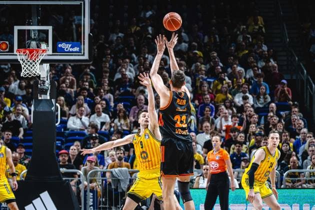 Basketball Berlin 27 05 2026 Season 2025 2026 EasyCredit BBL 1 Bundesliga Men, Men Playoffs Quarterfinals Game 5 Alba Berlin RASTA Vechta Tibor Pleiß Vechta, No 22 Jonas Mattisseck Alba Berlin, No 09
