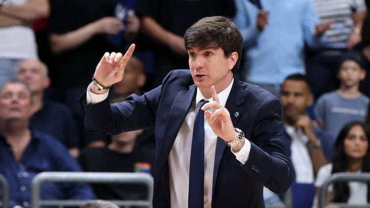Coach Pedro Calles gives instructions Upper body action Sport Basketball BBL Bundesliga Mens Play Off Quarter-final 5 Match Season 2025 2026 27 05 2026 ALBA Berlin vs SC Rasta Vechta