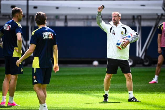 STOCKHOLM, SWEDEN 20260528 National team captain Grahan Potter as the Swedish national football team trains at Strawberry Arena, ahead of the World Cup STOCKHOLM SWEDEN x10080x  Copyright: xFredrikxSandberg TTx NATIONAL FOOTBALL TEAM TRAINING STRAWBERRY