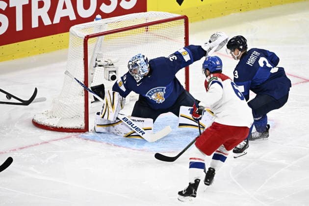 LKS 20260528 Goalkeeper Justus Annunen and Olli Määttä of Finland defend against Martin Kaut of Czechia during the 2026 IIHF Ice hockey, Eishockey World Championships quarterfinal match between Finland and Czechia in Zurich on May 28, 2026. - RONI REKOMAA Zürich Switzerland JTPj3eiae6M  Copyright: xRonixRekomaax JTPj3eiae6M