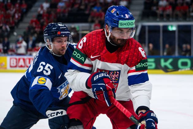 260528 Sakari Manninen of Finland and Michal Kempny of Czech Republic during the 2026 IIHF Ice Hockey World Championship quarterfinal match between Finland and Czech Republic on May 28, 2026 in Zürich Photo Jesper Zerman BILDBYRAN kod JZ JZ0735 ishockey ice hockey ishockey vm 2026 vm 2026 iihf world championship finland tjeckien czech republic bbeng finland  Copyright: JESPERxZERMAN BB260528JZ048