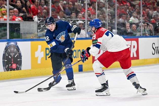 ZURICH, SWITZERLAND MAY 28 Lenni Hameenaho of Finland shoots the puck during the 2026 IIHF Ice Hockey World Championship Switzerland game between Finland and Czechia at Swiss Life Arena on May 28, 2026 in Zurich, Zurich Zurich Swiss Life Arena Zurich Switzerland Copyright: xJustPictures.ch AndreaxBrancax jp-en-EuSpIm-JP7_ANB_FinCze_28052026_0276
