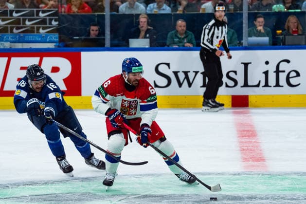 ZURICH, SWITZERLAND - MAY 28: Michal Kempny (Czechia, 6) in the battle for the puck with Aleksander Barkov (Finland, 16) during the Quarter Finals - Match 57 between Finland and Czechia at the IIHF Ice hockey, Eishockey World Championship, WM, Weltmeisterschaft 2026, Swiss Life Arena on May 28, 2026 in Zurich, Switzerland. Zurich Switzerland Copyright: xTimoxSteinx