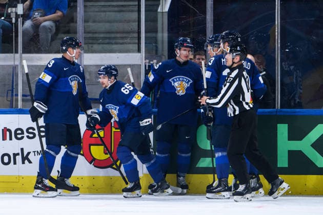 260528 Sakari Manninen of Finland celebrates after 1 0 during the 2026 IIHF Ice Hockey World Championship quarterfinal match between Finland and Czech Republic on May 28, 2026 in Zürich Photo Jesper Zerman BILDBYRAN kod JZ JZ0735 ishockey ice hockey ishockey vm 2026 vm 2026 iihf world championship finland czech republic bbeng jubel celebrates finland  Copyright: JESPERxZERMAN BB260528JZ058