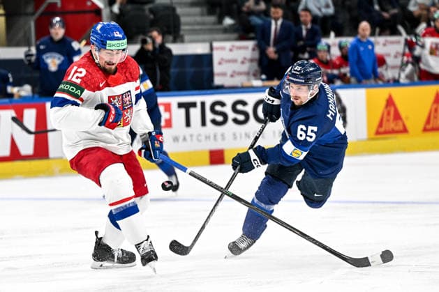 ZURICH, SWITZERLAND MAY 28 Jiri Cernoch of Czechia L blocks the shot from Sakari Manninen of Finland R during the 2026 IIHF Ice Hockey World Championship Switzerland game between Finland and Czechia at Swiss Life Arena on May 28, 2026 in Zurich, Zurich Zurich Swiss Life Arena Zurich Switzerland Copyright: xJustPictures.ch AndreaxBrancax jp-en-EuSpIm-JP7_ANB_FinCze_28052026_0585