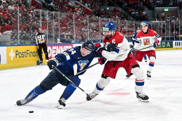 ZURICH, SWITZERLAND MAY 28 Konsta Helenius of Finland L protects the puck from Michal Kempny of Czechia R during the 2026 IIHF Ice Hockey World Championship Switzerland game between Finland and Czechia at Swiss Life Arena on May 28, 2026 in Zurich, Zurich Zurich Swiss Life Arena Zurich Switzerland Copyright: xJustPictures.ch AndreaxBrancax jp-en-EuSpIm-JP7_ANB_FinCze_28052026_1118