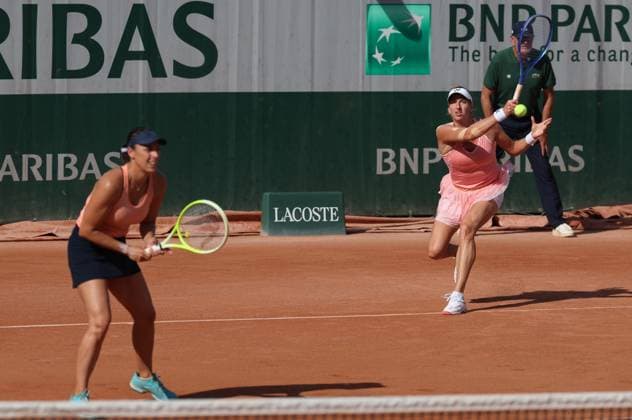 Slovenian Andreja Klepac and Belgian Magali Kempen pictured in action during a doubles tennis match between Belgian-Slovenian pair Kempen-Klepac and US-Italian pair Muhammad-Stollar, in the first round of the women s doubles at the Roland Garros French Open tennis tournament, in Paris, France, Thursday 28 May 2026. This year s tournament takes place from 18 May to 07 June. VIRGINIExLEFOUR  x175319514x