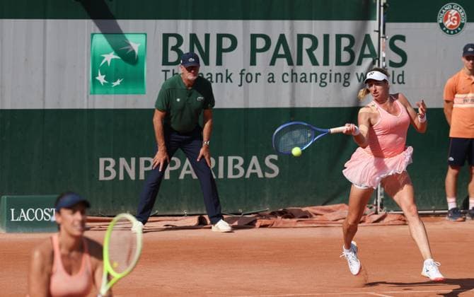 Slovenian Andreja Klepac and Belgian Magali Kempen pictured in action during a doubles tennis match between Belgian-Slovenian pair Kempen-Klepac and US-Italian pair Muhammad-Stollar, in the first round of the women s doubles at the Roland Garros French Open tennis tournament, in Paris, France, Thursday 28 May 2026. This year s tournament takes place from 18 May to 07 June. VIRGINIExLEFOUR  x175319515x