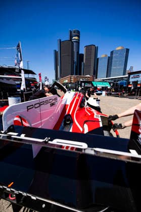 AUTO - IMSA - DETROIT SPORTS CAR CLASSIC 2026 06 VANTHOOR Laurens (bel), ESTRE Kevin (fra), Porsche Penske Motorsport, Porsche 963, ambiance during the Chevrolet Detroit Sports Car Classic, 5th round of the 2026 2026 IMSA SportsCar Championship, on the Streets of Detroit, from May 29 to 31, 2026 in Detroit, Michigan, United States of America - DetroitUnited States  Copyright: xJULIENxDELFOSSEx