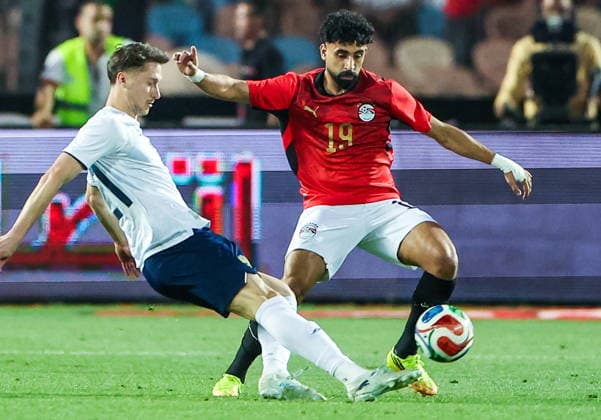 EGYPT, CAIRO - MAY 28, 2026: Russia s Anton Miranchuk (L) and Egypt s Marwan Attia fight for the ball in a friendly football match between Egypt and Russia at the Cairo International Stadium Friendly Football Match: Egypt Vs Russia  - ZUMAt113 20260528_zaa_t113_672 Copyright: xPeterxKovalevx