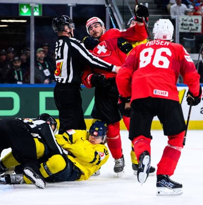 260528 Jack Berglund of Sweden during the 2026 IIHF Ice Hockey World Championship quarterfinal match between Switzerland and Sweden on May 28, 2026 in Zürich Photo Jesper Zerman BILDBYRAN kod JZ JZ0733 ishockey ice hockey ishockey vm 2026 vm 2026 iihf world championship kvartsfinal quarterfinal quarterfinals switzerland schweiz sverige sweden bbeng  Copyright: JESPERxZERMAN BB260528JZ164