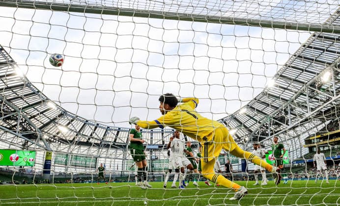 International Friendly, Länderspiel, Nationalmannschaft Aviva Stadium, Dublin 28 5 2026 Republic of Ireland vs Qatar Ireland s Nathan Collins scores his side™s first goal of the game Nathan Collins scores his side™s first goal of the game 28 5 2026  Copyright: x INPHO RyanxByrnex RB5_9569