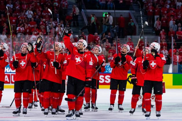 ZURICH, SWITZERLAND - MAY 28: The Swiss team after their 4:1 win during the Quarter Finals - Match 59 between Switzerland and Sweden at the IIHF Ice hockey, Eishockey World Championship, WM, Weltmeisterschaft 2026, Swiss Life Arena on May 28, 2026 in Zurich, Switzerland. Zurich Switzerland Copyright: xTimoxSteinx