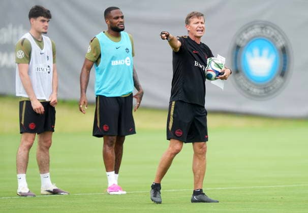 May 28, 2026, Charlotte, Nc, UNITED STATES: Jesse Marsh, right, Canada s national soccer head coach yells during team Canada World Cup roster selection camp in Charlotte, NC on Thursday, May 28, 2026. Canada News - May 28, 2026  - ZUMAc35_ 20260528_zaf_c35_088 Copyright: xNathanxDenettex