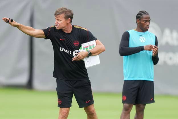 May 28, 2026, Charlotte, Nc, UNITED STATES: Jesse Marsh, left, Canada s national soccer head coach yells next to Canada forward Jonathan David during team Canada World Cup roster selection camp in Charlotte, NC on Thursday, May 28, 2026. Canada News - May 28, 2026  - ZUMAc35_ 20260528_zaf_c35_089 Copyright: xNathanxDenettex