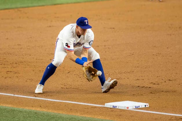 May 28, 2026, Arlington, Texas, USA: Texas Rangers third baseman JOSH JUNG (6) field a ground ball during a MLB, Baseball Herren, USA game between the Houston Astros and Texas Rangers at Globe Life Field. Houston wins 5-1. Arlington USA - ZUMAf180 20260528_zsp_f180_010 Copyright: xMarkxFannx