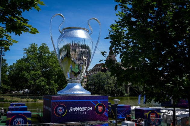 MD-1 Fan Festival - UEFA Champions League Final 2026 The inflatable Cup trophy is seen during the MD-1 Fan Festival - UEFA Champions League Final 2026 at Heroes™ Square ahead the UEFA Champions League Final match between Paris Saint-Germain FC and Arsenal FC at Puskas Arena on May 29, 2026 in Budapest, Hungary Budapest Heroes Square Hungary Hungary Copyright: xGiuseppexMaffiax 260529_UCL_ChampionsVillage_GM_06635