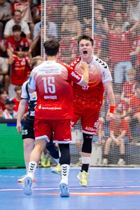 29 05 2026, 33 Matchday of the 2 Handball Bundesliga, TuSEM Essen HSG Nordhorn Lingen v l Nils Homscheid TuSEM Essen , Max Neuhaus TuSEM Essen cheer Essen Am Hallo NRW Germany xRHR PHOTO DEx Copyright: DennisxEwert RHR-FOTOx RHR-FOTO DE