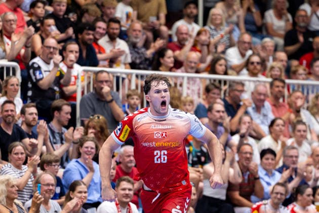 29 05 2026, 33 Matchday of the 2 Handball Bundesliga, TuSEM Essen HSG Nordhorn Lingen Tom Wolf TuSEM Essen cheers Essen Am Hallo NRW Germany xRHR PHOTO DEx Copyright: DennisxEwert RHR-FOTOx RHR-FOTO DE