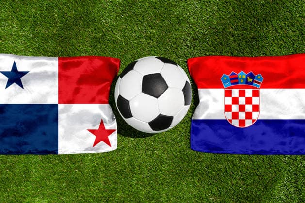 FOTOMONTAGE, Fußball-Weltmeisterschaft 2026: Nationalflaggen von Panama und Kroatien mit Fußball auf Rasen. Symbolbild zum WM-Gruppenspiel am 24 Juni bei der FIFA Fussball-Weltmeisterschaft 2026