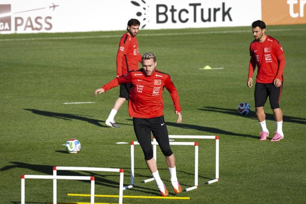 Turkish National Football Team training session ISTANBUL, TURKIYE - MAY 29: Turkish National Football Team player Baris Alper Yilmaz (C) attends the training session, under the lead of head coach Vincenzo Montella, ahead of the 2026 FIFA World Cup, WM, Weltmeisterschaft, Fussball at Hasan Dogan National Teams Camp and Training Facilities in Istanbul, Turkiye on May 29, 2026. Beyza Comert Anadolu Istanbul Turkey. Editorial use only. Please get in touch for any other usage.  Copyright: x2026xAnadoluxBeyzaxComertx