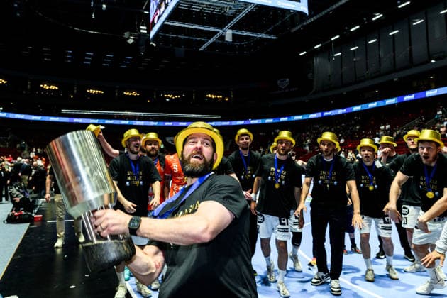 260529 IFK Kristianstads coach Anders Hallberg celebrates with the trophy after winning the final four of the Mens Handball League between HK Malmö and IFK Kristianstad on May 29, 2026 in Malmö  Copyright: MATHILDAxSCHULER BB260529MA102