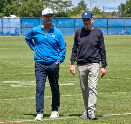 New York Giants head coach John Harbaugh (l) and Jonathan Tisch (r) during organized team activities at the Quest Diagnostics Training Center in East Rutherford, New Jersey on Friday, May 29, 2026. CSM East Rutherford United States - ZUMAc04_ 20260529_zma_c04_029 Copyright: xDuncanxWilliamsx