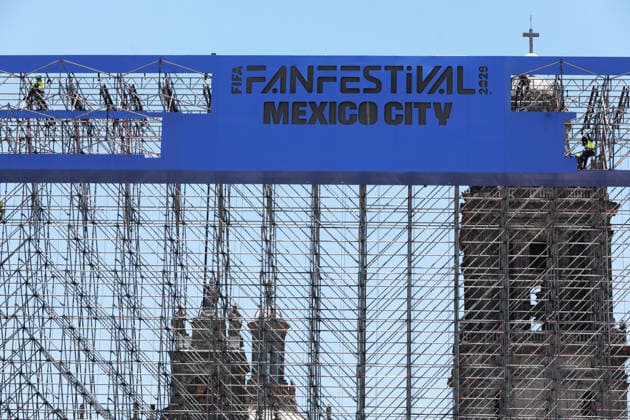 Mexico City continues its preparations to host 2026 FIFA World Cup, WM, Weltmeisterschaft, Fussball MEXICO CITY, MEXICO - MAY 29: Workers carry out preparations for the FIFA Fan Festival ahead of the FIFA World Cup 2026, at Zocalo square, in Mexico City, Mexico on May 29, 2026. Mexico City continues its preparation to host FIFA World Cup matches for the third time, having previously hosted the tournament in 1970 and 1986, as Mexico co-hosts the upcoming edition alongside the United States and Canada. Daniel Cardenas Anadolu Mexico City Mexico. Editorial use only. Please get in touch for any other usage. Copyright: x2026xAnadoluxDanielxCardenasx