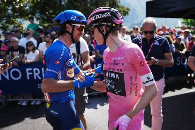 Italy™s Giulio Ciccone of Lidl-Trek (Azure jersey) and Denmark™s Jonas Vingegaard Hansen of Team Visma Lease A Bike (Pink jersey) during Stage 20 of the Giro d™Italia, from Gemona del Friuli to Piancavallo, Italy, Saturday,May 30, 2026.  Copyright: xGianxMattiaxD Albertox xLaPressex